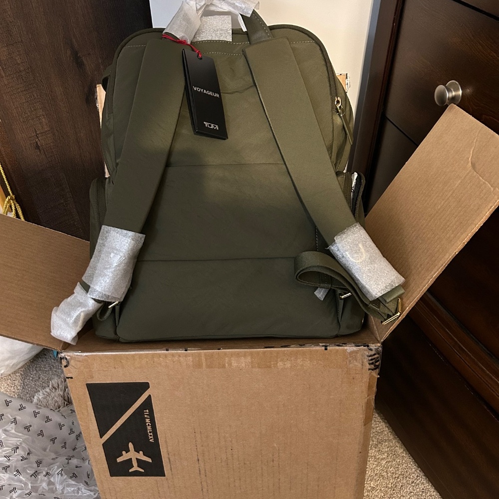 Tumi 16 inch backpack - Picture 2 of 3